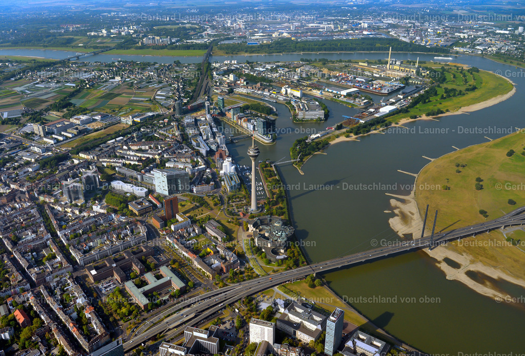 3293417 | Rhein am Stadtteil Hafen, Düsseldorf
