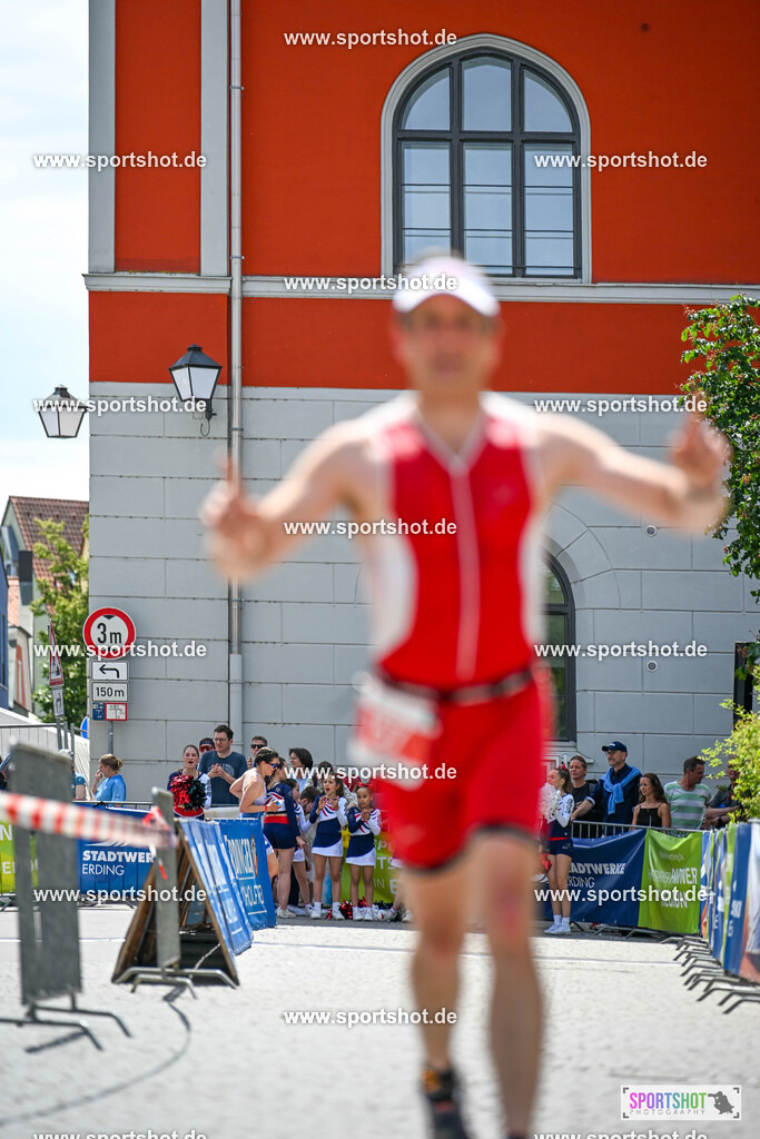 SZI_7022 | Stadttriathlon Erding 2025. #yourpictrs #sportshot_your_pictrs @Sportshotphotography #stadttriathlonerding Copyright: www.sportshot.de