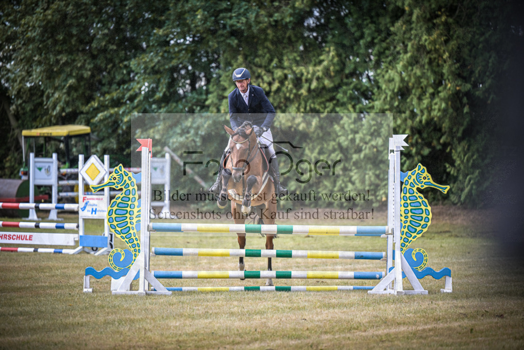 DOS_1361 | Entdecke hochwertige Reitturnierfotos von Foto Oger. Professionell, emotional und authentisch – jetzt Lieblingsmomente im Shop bestellen.Deutschlandweite Turnierfotografie. - Realisiert mit Pictrs.com