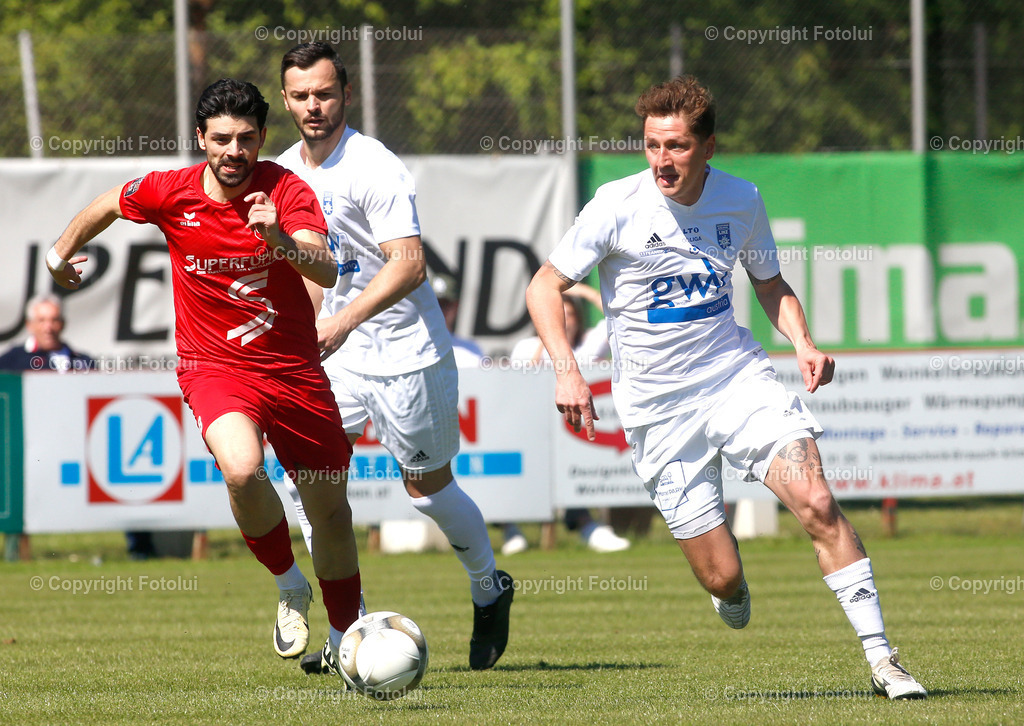 A_LUI_27042024_35 | SPORT,FUSSBALL,LT1 OOE LIGA ASKOE OEDT-UNION EDELWEISS LINZ 27.04.2024 IM BILD: BUENYAMIN KARATAS (OEDT) UND PIPPO FRUEHWIRTH (EDELWEISS) FOTO:FOTOLUI