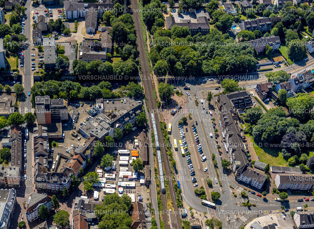 Essen230702826 | Luftbild, Bahnhof Borbeck und Busbahnhof, Wochenmarkt, Borbeck-Mitte, Essen, Ruhrgebiet, Nordrhein-Westfalen, Deutschland