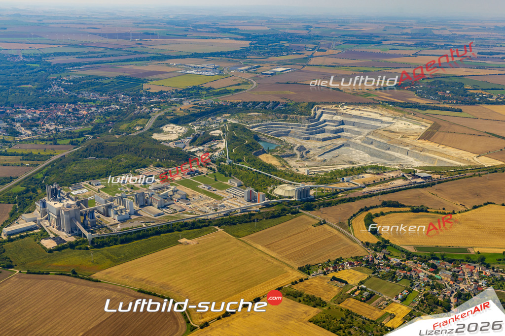 Tagebau Bernburg Bild- Das Luftbild wurde 2025 vom UL-Flugzeug heraus erstellt ( keine Drohne bzw. Drohnenaufnahme ) - Hochauflösende Luftaufnahme -Nicht vergleichbar mit Google Maps oder Satelittenbilder- Die Geschenkidee !Mit Lizenz und Bildrechte bestellbar - CC