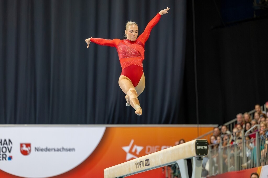 DM Finals 2026; Gerätfinals Frauen Schwebalken | DM Finals 2026; Gerätfinals Frauen Schwebalken***Lea Marie Quaas bei ihrer Übung - Realisiert mit Pictrs.com