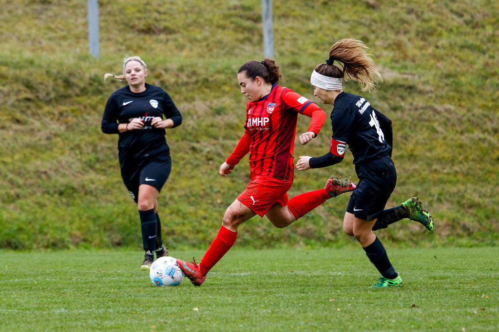HOHFCH_251109_9560 | 1.FC Heidenheim 1846 II vs. GAST, Fußball, Frauen, Bezirksliga, 2025/2026, X. Spieltag, 03.10.2025 in Heidenheim, Kunstrasen b. Voith-Arena West(Foto: Michael Bulling) - Realisiert mit Pictrs.com