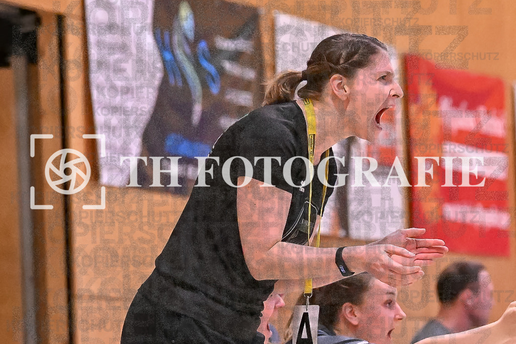 GER, SG Maulburg/Steinen - HB Kinzigtal, Handball, Suedbadenliga, 22. Spieltag, Saison 2023/2024, 27.04.2024 | Katrin Scherkenbach (HB Kinzigtal) 

GER, SG Maulburg/Steinen - HB Kinzigtal, Handball, Suedbadenliga, 22. Spieltag, Saison 2023/2024, 27.04.2024

Foto: TH Fotografie/Thomas Hess