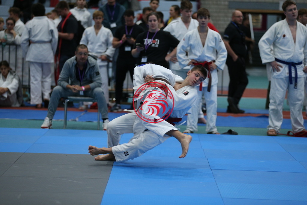 AT3Y0947 | Fotos vom Adler Cup - Pictures from Adler Cup

Hier findet Ihr alle Eindrücke und großen Momente der Adler Cup Wochenenden. Here you will find all impressions and great moments of the Adler Cup weekends. - Realisiert mit Pictrs.com