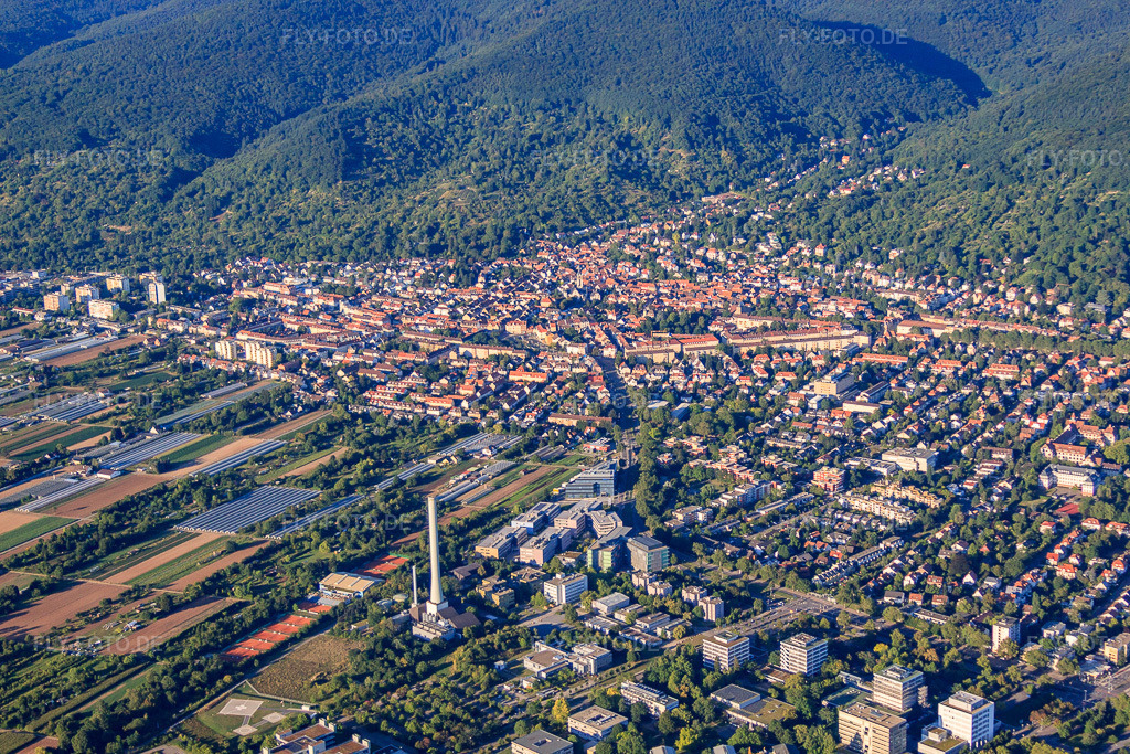 Luftbild: Ortsansicht von Südwesten im Ortsteil Handschuhsheim in Heidelberg im Bundesland Baden-Württemberg in Deutschland. Foto: IMG_51930.jpg vom 18.08.2012 durch Werner Riehm/FLY-FOTO.deAuflösung des Originals: 4752 x 3168 px