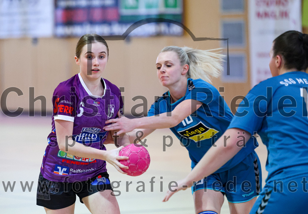2023-03-11_029_SpVgg_Altenerding_gegen_SSG_Metten_Frauen | Erding, Deutschland, 11.03.2023:
Handball, Bezirksoberliga Frauen Altbayern 2022 / 2023, 13. Spieltag, SpVgg Altenerding gegen SSG Metten, Endergebnis: 32:26

Marlene Mittermeier (SpVgg Altenerding, #6), Lena Steininger (SSG Metten, #10)

Foto: Christian Riedel / fotografie-riedel.net