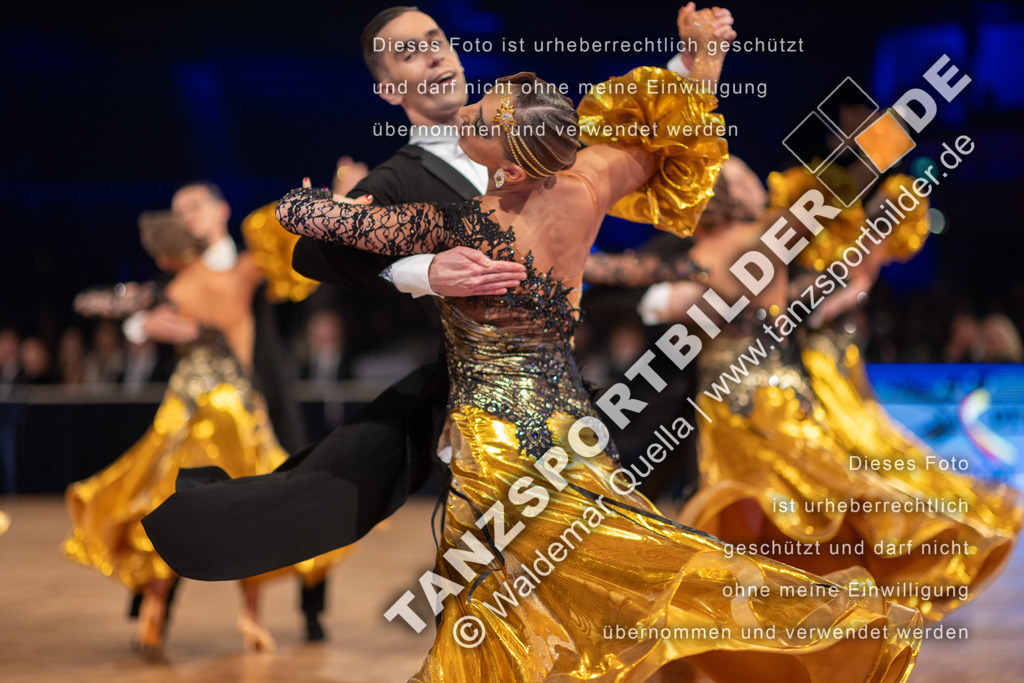 20251206-02605 | Hier finden Sie Tanz Bilder vom Latein und Standard Formationen tanzen. Sportbilder vom Tanzsport. Schöne Fotos und von Weltmeisterschaft, Europameisterschaft, Bundesliga, Regionalliga, Oberliga und Landesliga sowie von GOC Stuttgart, DanceComp, WM Bremen