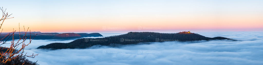 Burg Teck bei Sonnenaufgang im Nebelmeer | löwenblicke | shop