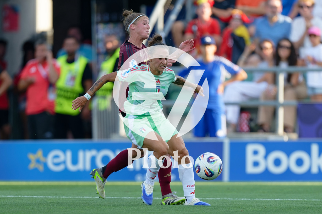Belgium v Italy - UEFA Women's EURO 2025 Group B | SION, SWITZERLAND - JULY 3: Elisabetta Oliviero of Italy (R) and Laura Deloose  of Belgium (L) fight for possession during the UEFA Womens EURO 2025 Group B match between Belgium and Italy at Stade de Tourbillon on July 3, 2025 in Sion, Switzerland. (Photo by Giuseppe Velletri/Sports Press Photo/Getty Images)