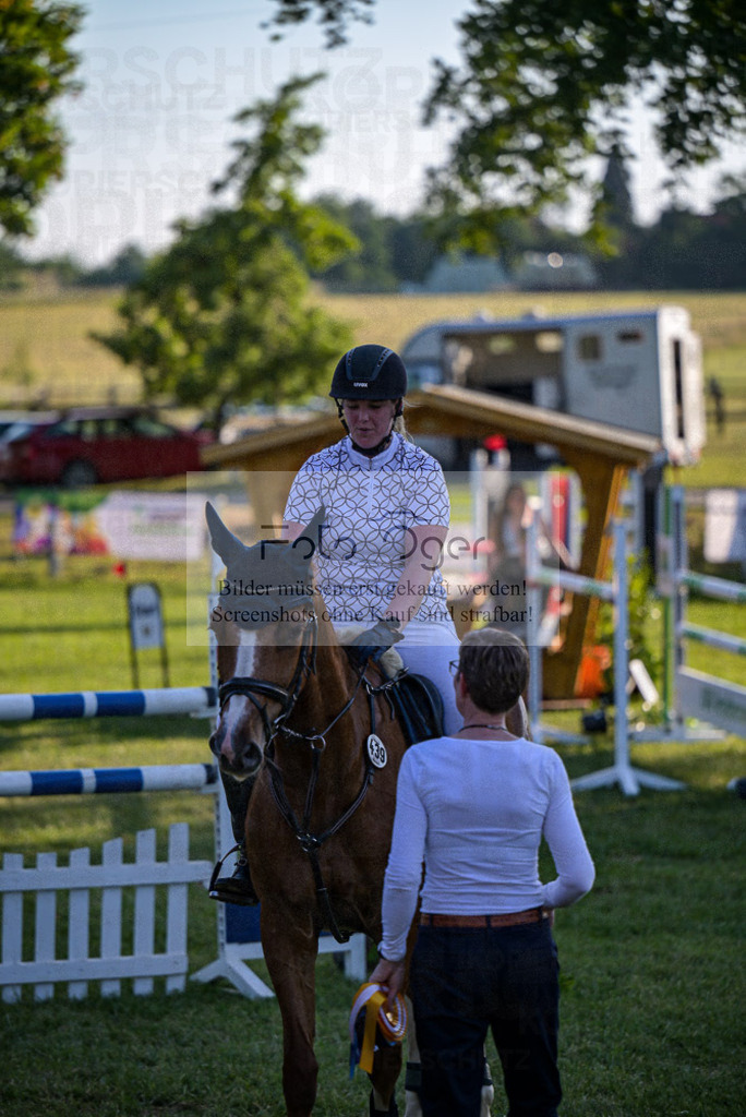 Reitturnier Voxtrup | Entdecke hochwertige Reitturnierfotos von Foto Oger. Professionell, emotional und authentisch – jetzt Lieblingsmomente im Shop bestellen.Deutschlandweite Turnierfotografie. - Realisiert mit Pictrs.com