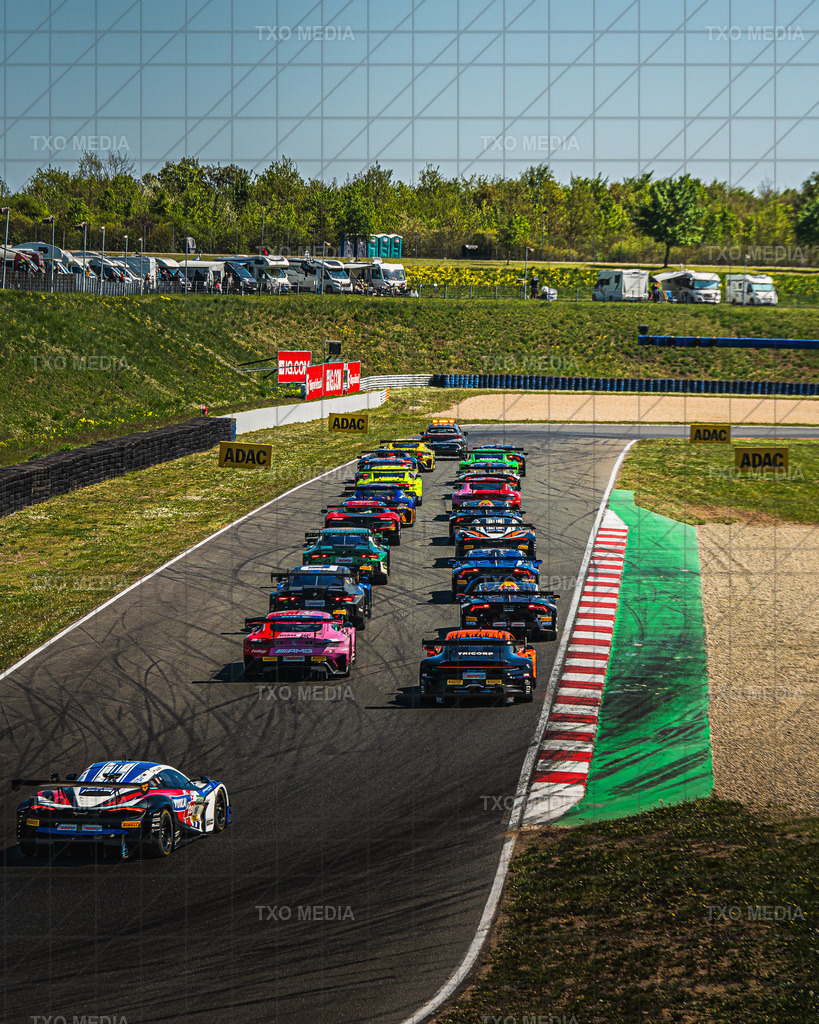 TXM08013 | Exklusive Motorsport-Fotografie aus Leipzig von TXO Media – für Rennfahrer, Teams & Sponsoren. Sausemuth liefert starke Bilder, die Emotion zeigen. Jetzt buchen & glänzen! - Realisiert mit Pictrs.com