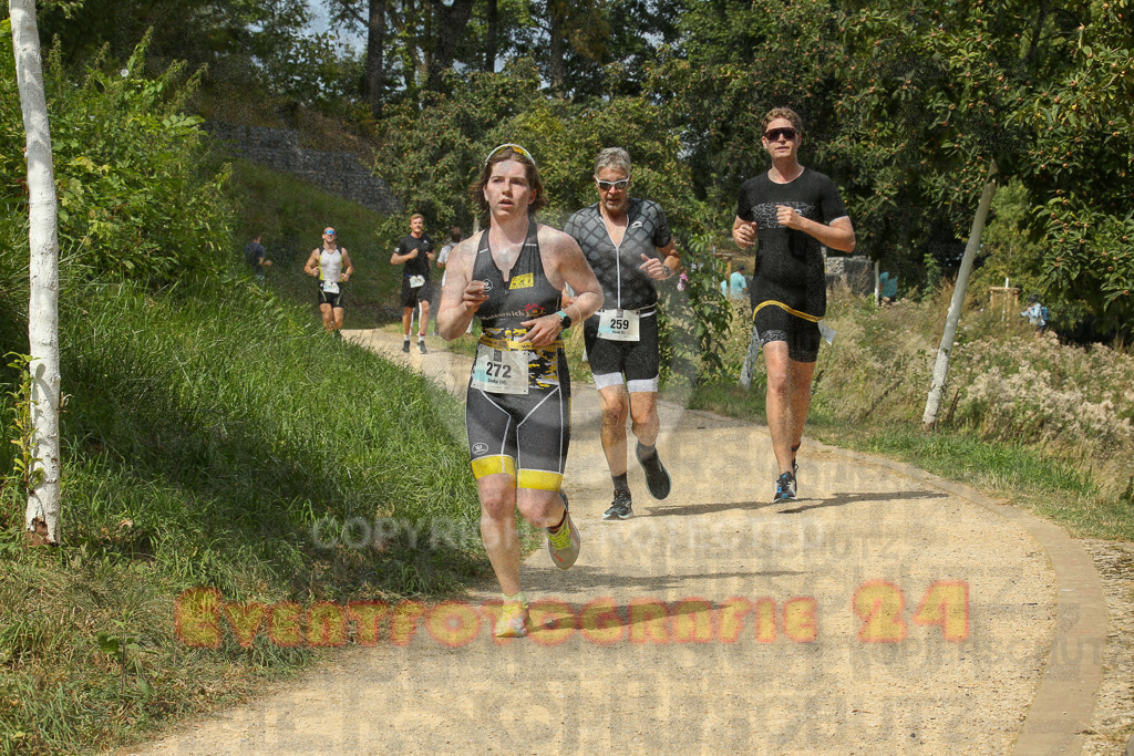 250824_1316_EX1_1846 | Sportfotografie im Rhein-Sieg Kreis, Köln, Bonn, NRW, Rheinland Pfalz, Hessen, etc. Unser Tätigkeitsfeld umfasst den Laufsport vom Volkslauf über den Marathon, Duathlon, Triathon bis zum Ultralauf wie Kölnpfad Ultra oder Schindertrail.
