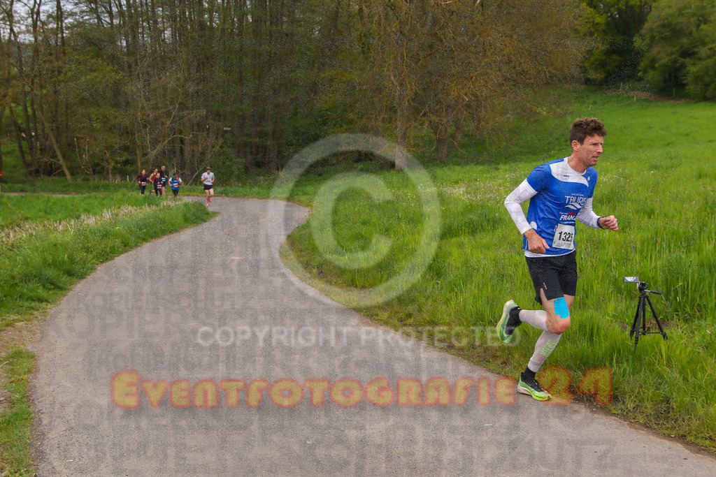 220501_1017_EV8_0375 | Sportfotografie im Rhein-Sieg Kreis, Köln, Bonn, NRW, Rheinland Pfalz, Hessen, etc. Unser Tätigkeitsfeld umfasst den Laufsport vom Volkslauf über den Marathon, Duathlon, Triathon bis zum Ultralauf wie Kölnpfad Ultra oder Schindertrail.