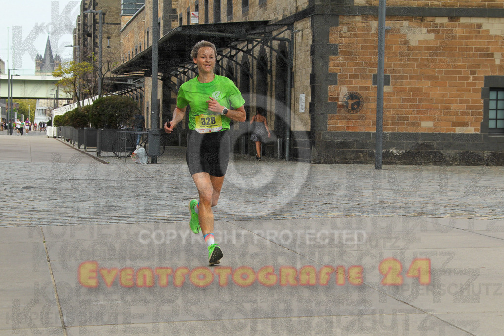 250920_1320_EV4_5246 | Sportfotografie im Rhein-Sieg Kreis, Köln, Bonn, NRW, Rheinland Pfalz, Hessen, etc. Unser Tätigkeitsfeld umfasst den Laufsport vom Volkslauf über den Marathon, Duathlon, Triathon bis zum Ultralauf wie Kölnpfad Ultra oder Schindertrail.