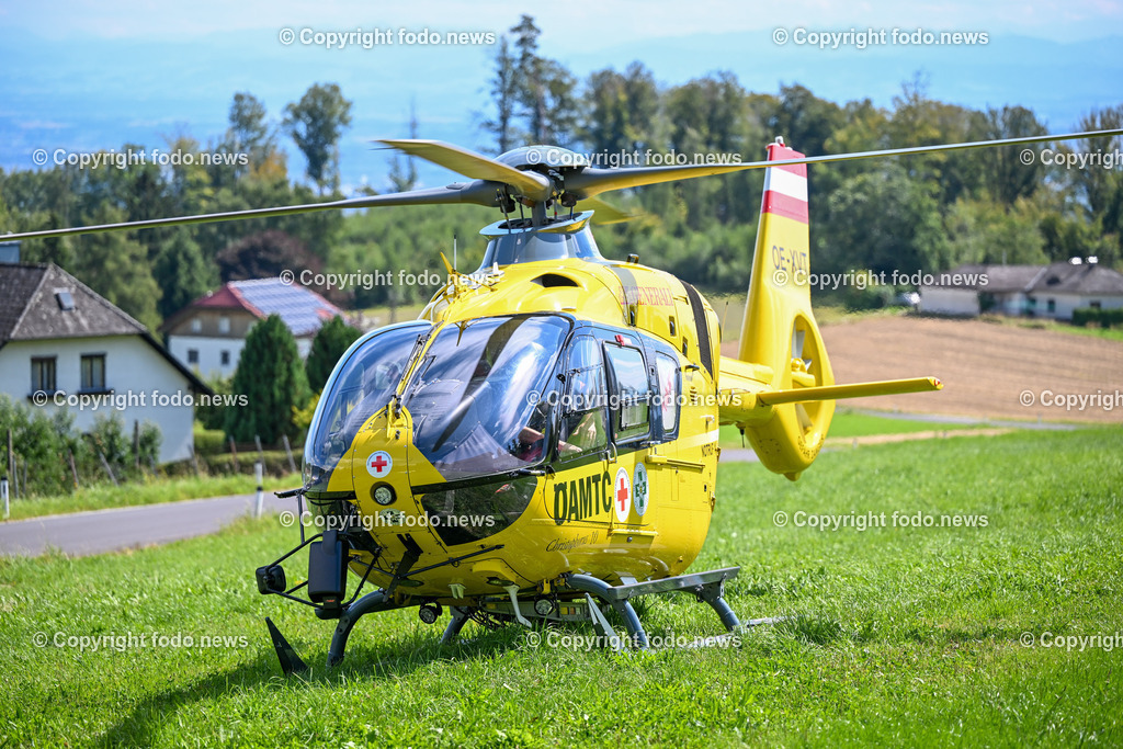 Rettungshubschrauber_ Helikopter_ 28.08.2025-10 | 28.08.2025, Oberoesterreich, AUT, Rettungshubschrauber, im Bild Themenbild, Rettungshubschrauber, Helikopter, Christophorus, OeAMTC, Rotes Kreuz, Krankentransport, Notarzt, Einsatz, Rettungsteam, Sanitaeter, Notruf 144, Landung, Start, Flug, Heli, Pilot, Notfall, Luftrettung, medizinischer Einsatz, Hubschrauberflug, Einsatzfahrzeug, schnelle Hilfe, Notarzthubschrauber, gelber Helikopter, oesterreichisches Rotes Kreuz, Himmel, Flugrettung, Gesundheitsversorgung, Erste Hilfe aus der Luft, Feature, Symbolbild