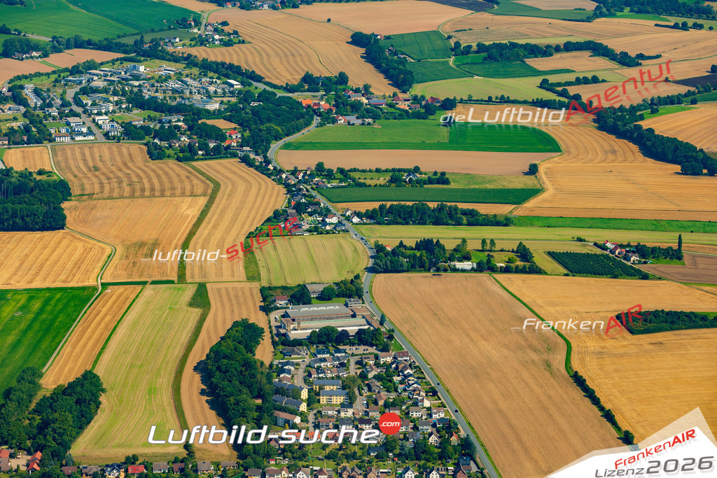 Remmighausen Detmold Bild- Das Luftbild wurde 2025 vom UL-Flugzeug heraus erstellt ( keine Drohne bzw. Drohnenaufnahme ) - Hochauflösende Luftaufnahme -Nicht vergleichbar mit Google Maps oder Satelittenbilder- Die Geschenkidee !Mit Lizenz und Bildrechte bestellbar - CC