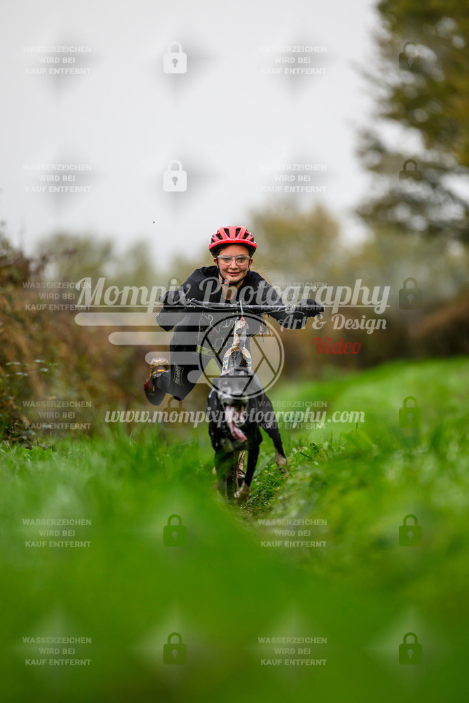 MompixPhotography_20TSB_E8_DS1-32 | PayLife