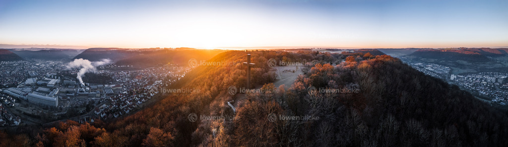 Blick auf das Ostlandkreuz bei Sonnenaufgang | löwenblicke | shop