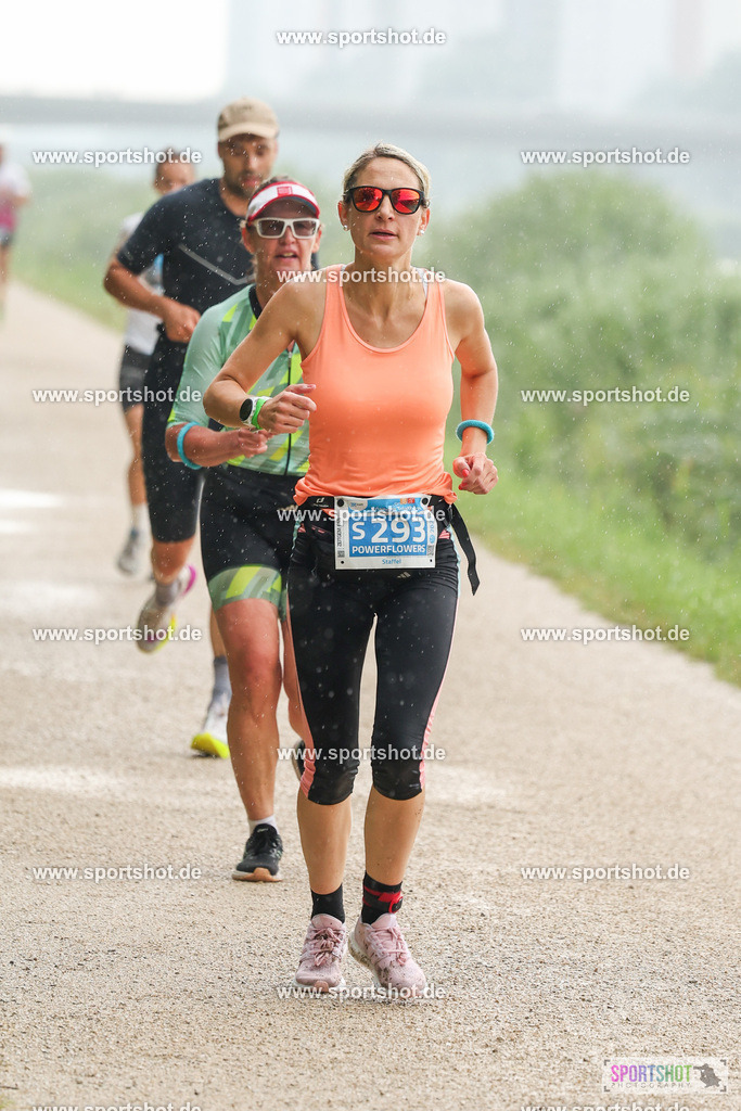 LUR_1296 | 34. M-net Erlanger Triathlon 2025 #erlangertriathlon  #mnettriathlon2025 #mnettriathlon #team #olympischedistanz #mitteldistanz #triathlon #maindonaukanal  #erlangertriathlon2025 #yourpictrs #tv1848 #tv1848erlangen  #triathlonbayern #sportinerlangen #demsportverbunden #sportshot_your_pictrs Copyright: www.sportshot.de