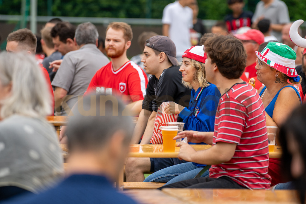 119_Public Viewing Reinach - Achtelfinale Schweiz -Italien EM 2024_kunzmedia.ch | OnlineShop für Bilder kunzmedia.ch