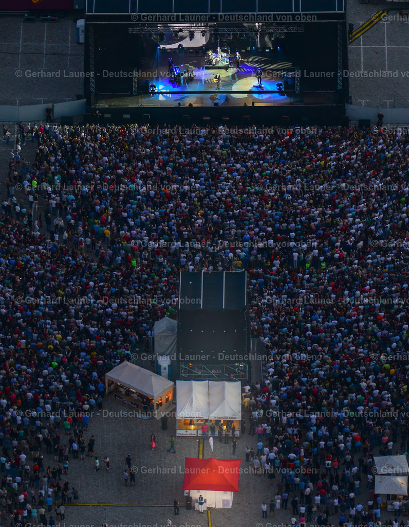 9300375 | Bryan Adams Konzert am 04.05.2017 Residenzplatz, Würzburg