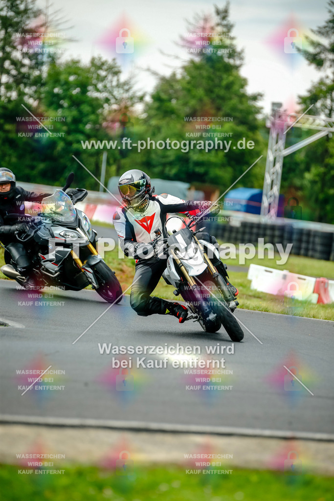 VBK-3831 | Hier findet Ihr Bilder von Touristenfahrten auf der Nürburgring Nordschleife oder von anderen Veranstaltungen die ich besucht habe. Viel Spass beim Durch Schauen 