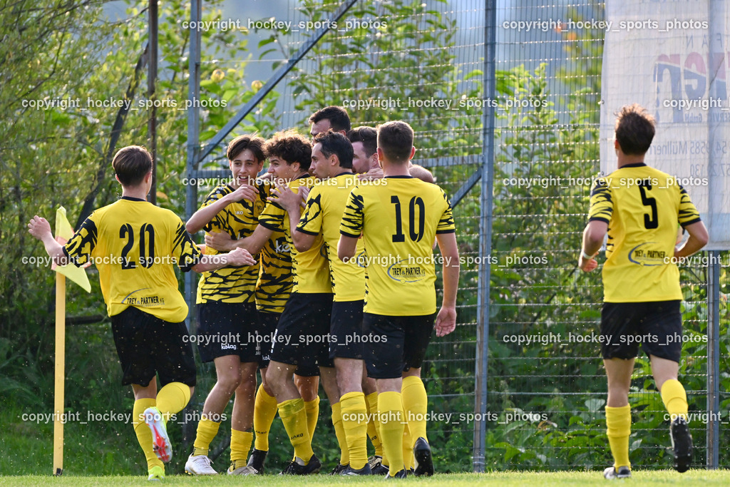 FC Faakersee vs. Rapid Lienz  | Jubel FC Faakersee Mannschaft, #20 Marvin Ungerböck FC Faakersee, #10 Marco Pehr FC Faakersee, #5 Cajetan Maria Thaddäus Kolig FC Faakersee, FC Faakersee vs. Rapid Lienz , FC Faakersee vs. Rapid Lienz  am 04.08.2024 in Faakersee (Sportplatz Faakersee), Austria, (Photo by Bernd Stefan)