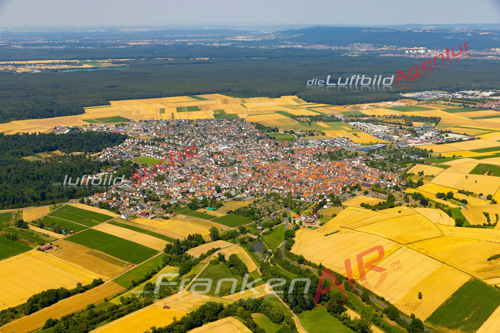 schaafheim-luftbild-865-2023 | Das Luftbild zeigt :  Schaafheim - Die Luftaufnahme wurde 2023 vom UL-Flugzeug aus erstellt ( keine Drohne ) - 
Hochauflösende Luftaufnahme - Für grossformatige Ausdrucke geeignet. Die Geschenkidee !
Mit Lizenz und Bildrechte bestellbar