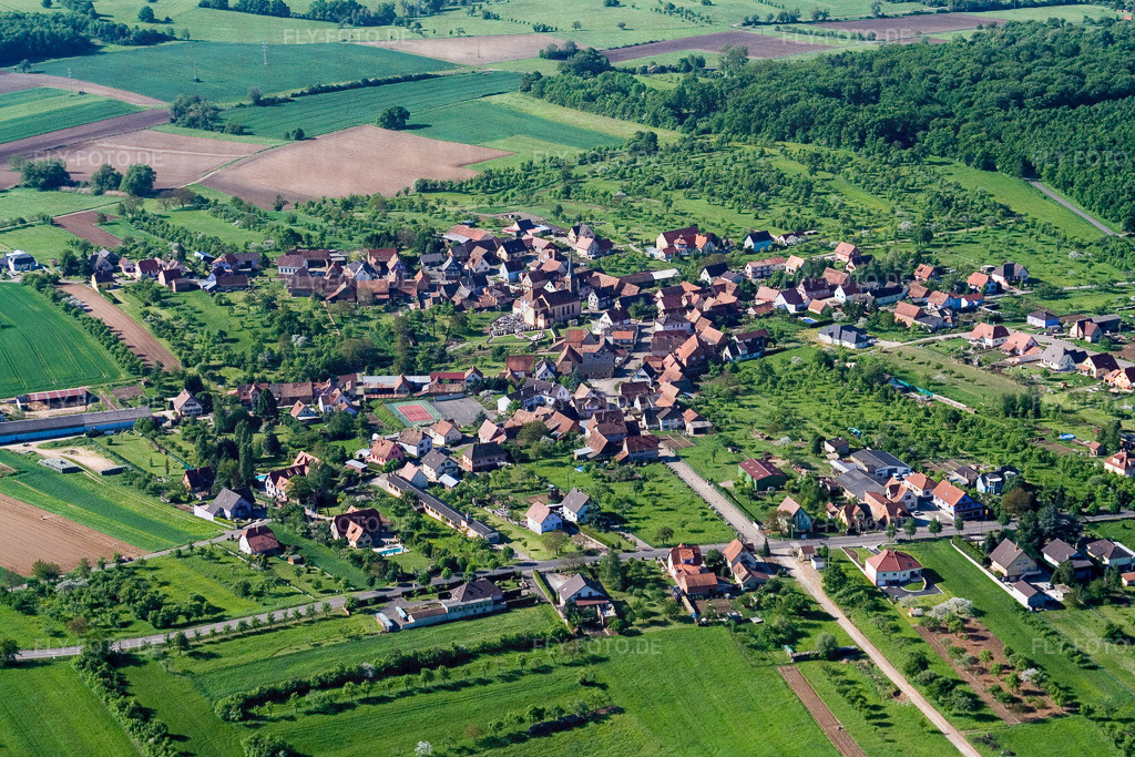 Dorfansicht | Luftbild: Dorfansicht in Dieffenbach-lès-Wœrth im Bundesland Bas-Rhin in Frankreich. Foto: IMG_10819.jpg vom 12.05.2008 durch Werner Riehm/FLY-FOTO.de - Realisiert mit Pictrs.com