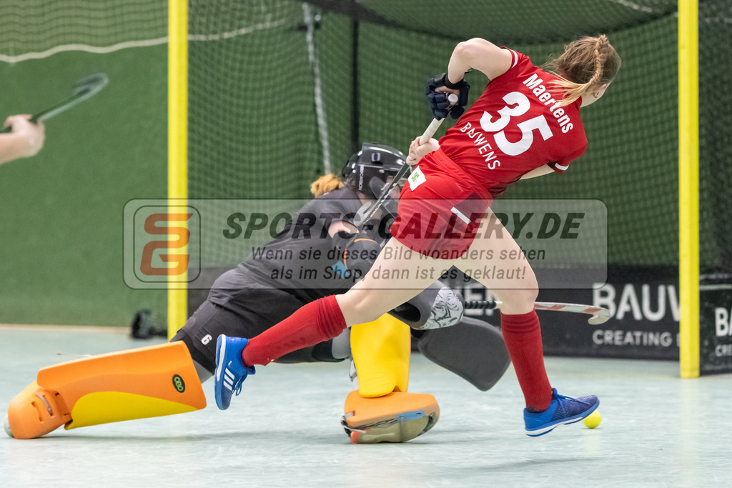 SFE_20230114_0137 | 1. Bundesliga Hockey Damen Rot-Weiss Köln - Uhlenhorst Mülheim am 14.01.2023 in Köln (KTHC Stadion Rot-Weiss Köln Tennis and Hockey Club), Photo: Stephan Fehrmann 2022 (Sports-Gallery),Pia Maertens ( Rot-Weiss Köln #35 )