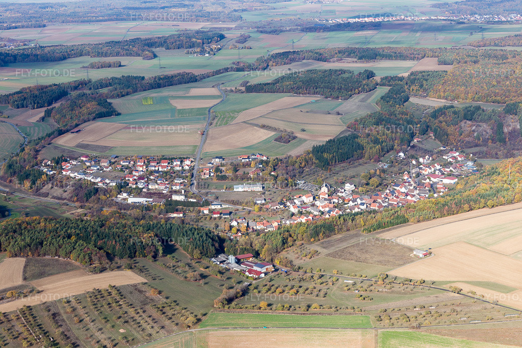 Luftbild: Ortsansicht von Süden im Ortsteil Waldstetten in Höpfingen im Bundesland Baden-Württemberg in Deutschland. Foto: IMG_112306.jpg vom 02.11.2018 durch Werner Riehm/FLY-FOTO.de