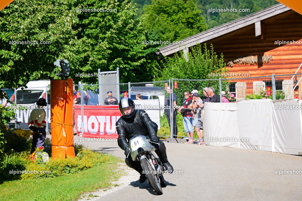 P1025733 | Erleben Sie atemberaubende, hochqualitative Fotos Ihrer Fahrt entlang der malerischen Alpenstraßen. Besuchen Sie alpineshots.com, um professionelle Aufnahmen Ihrer unvergesslichen Reise zu finden und zu kaufen - Realisiert mit Pictrs.com