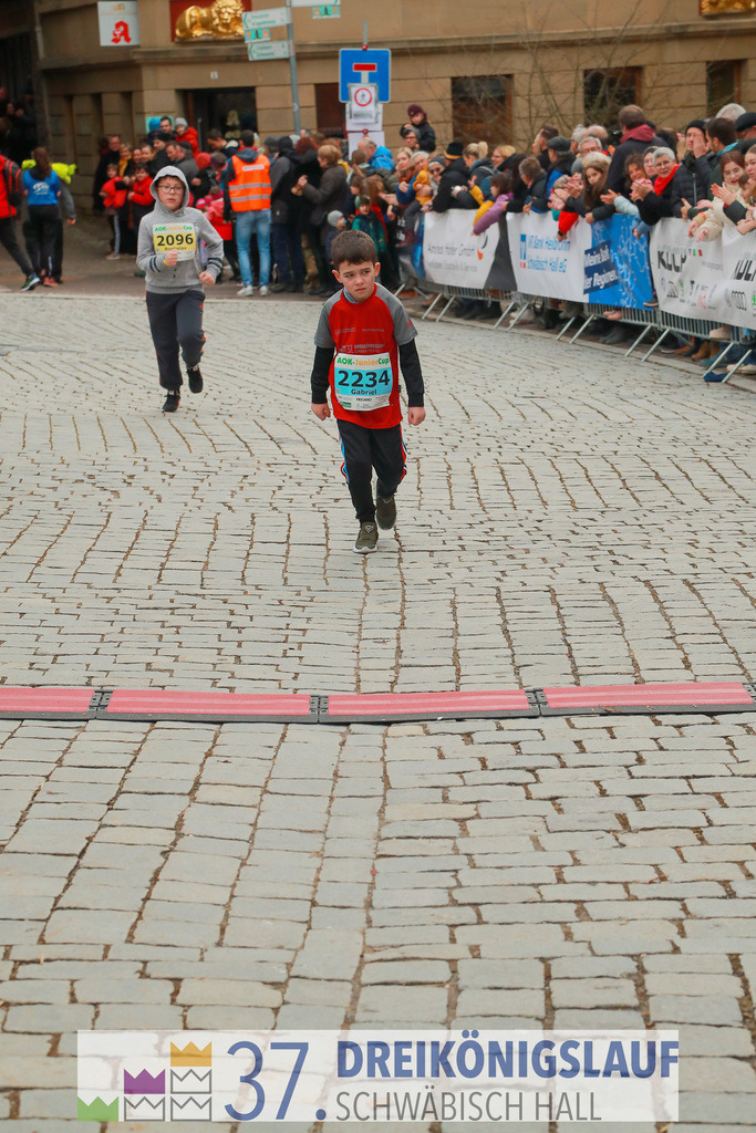AOK JuniorCup 400m | 3Koenigslauf 2023 - Realisiert mit Pictrs.com