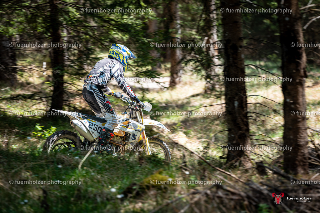 fuernholzer_250501-C2-411 | Fotografische Impressionen von der Red Stag Enduro Extreme by fuernholzer-photography.com. Endurosport in Österreich fotografisch festgehalten von fuernholzer. Auftragsfotografie für Private, Gewerbefotos und Industriefotografie. Eventfotografie, Sportfotografie und Motorsportfotografie. Anbieter von Fotoworkshops, Fototraining, fotografischen Vorträgen und Fotoseminaren.