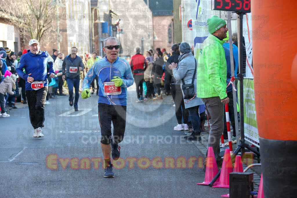 241201_1232_EX1_2554 | Sportfotografie im Rhein-Sieg Kreis, Köln, Bonn, NRW, Rheinland Pfalz, Hessen, etc. Unser Tätigkeitsfeld umfasst den Laufsport vom Volkslauf über den Marathon, Duathlon, Triathon bis zum Ultralauf wie Kölnpfad Ultra oder Schindertrail.