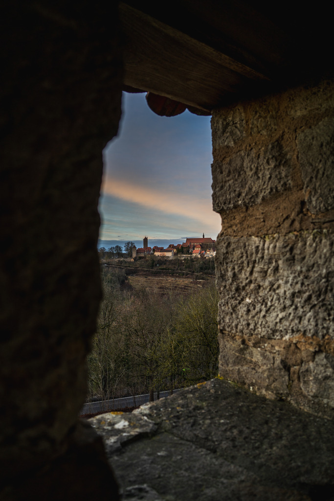 DSC07437 | Rothenburg ob der Tauber. Nur hier gibt es Exklusive und passend zur Jahreszeit Ihr Wandbild, T-Shirt, Tasse und alles was das Rothenburg Herz begehrt. - Realisiert mit Pictrs.com