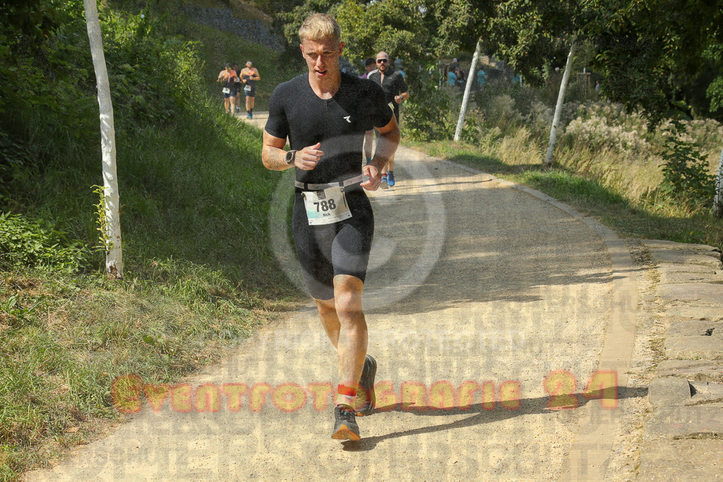 250824_1445_EX1_7433 | Sportfotografie im Rhein-Sieg Kreis, Köln, Bonn, NRW, Rheinland Pfalz, Hessen, etc. Unser Tätigkeitsfeld umfasst den Laufsport vom Volkslauf über den Marathon, Duathlon, Triathon bis zum Ultralauf wie Kölnpfad Ultra oder Schindertrail.