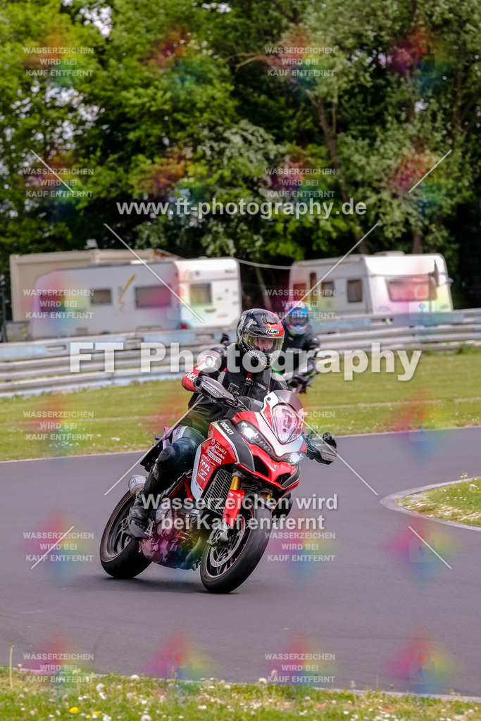 MotoTeamVBK-20825 | Hier findet Ihr Bilder von Touristenfahrten auf der Nürburgring Nordschleife oder von anderen Veranstaltungen die ich besucht habe. Viel Spass beim Durch Schauen 