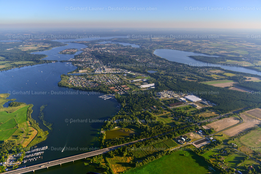 3638493 | WERDER (HAVEL) 25.08.2016 Gesamtübersicht und Stadtgebiet mit Außenbezirken und Innenstadtbereich in Werder (Havel) im Bundesland Brandenburg, Deutschland. // City area with outside districts and inner city area in Werder (Havel) in the state Brandenburg, Germany. Foto: Gerhard Launer