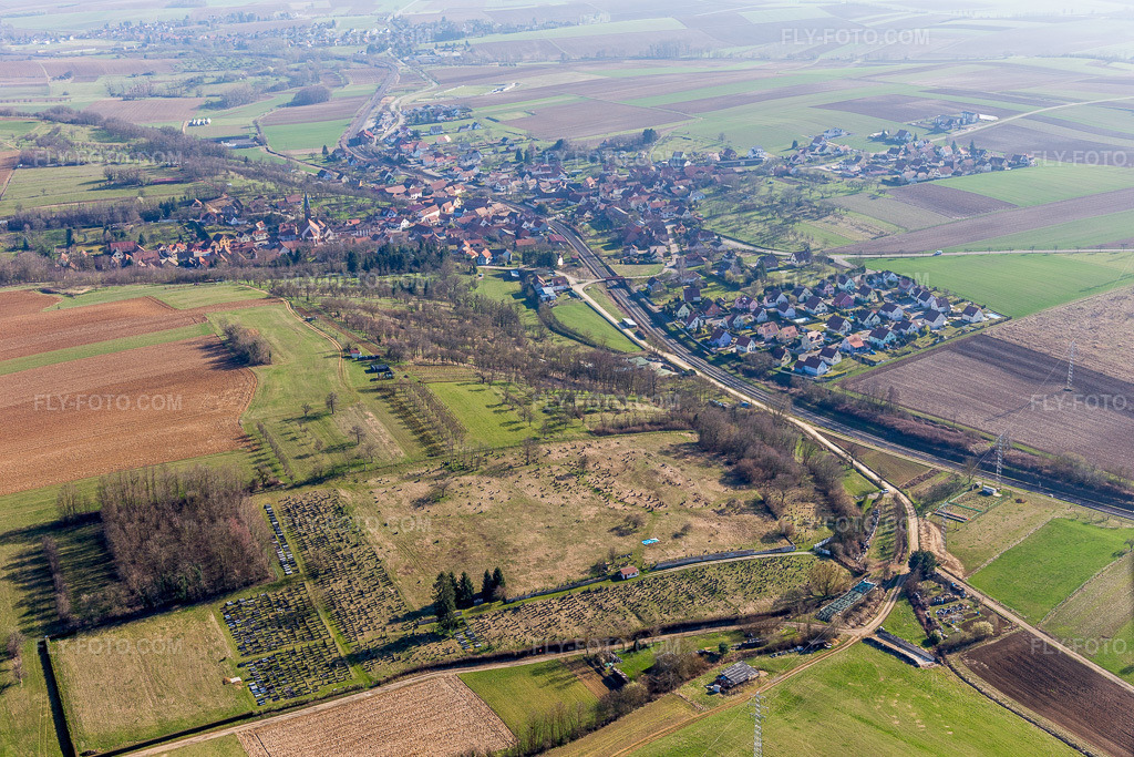 Aerial view: View of the town in Val-de-Moder in the state Bas-Rhin, France. – Photo: IMG_097504.jpg taken on 03/16/2017 by Werner Riehm/FLY-FOTO.com – Resolution of the original: 5472 x 3648 px