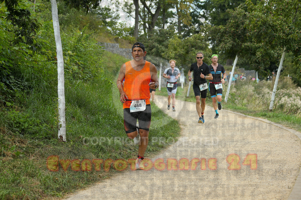 250824_1351_EX1_3984 | Sportfotografie im Rhein-Sieg Kreis, Köln, Bonn, NRW, Rheinland Pfalz, Hessen, etc. Unser Tätigkeitsfeld umfasst den Laufsport vom Volkslauf über den Marathon, Duathlon, Triathon bis zum Ultralauf wie Kölnpfad Ultra oder Schindertrail.