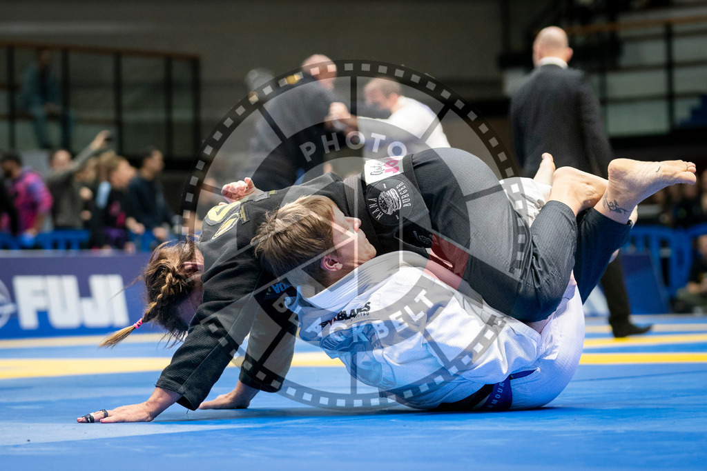 20240125PBB01406 | Fighters compete during the sixth day of the Brazilian Jiu-jitsu European Championship of the IBJJF in Paris, France, on January 25, 2024.
