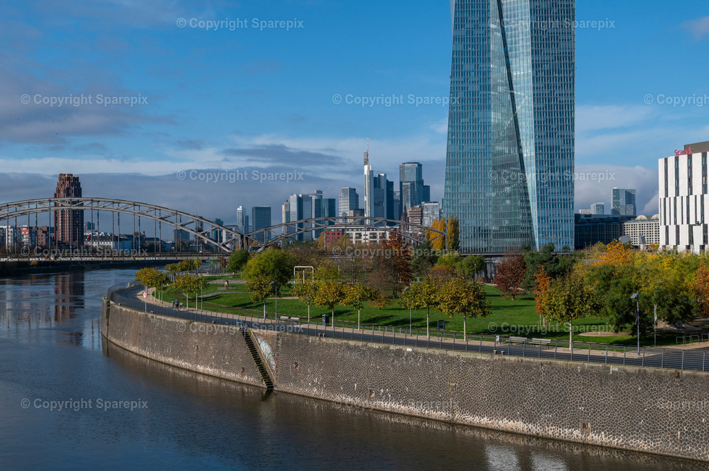 PAR_Skyline_Frankfurt_Day53(11_2025) | sparepix - Realisiert mit Pictrs.com