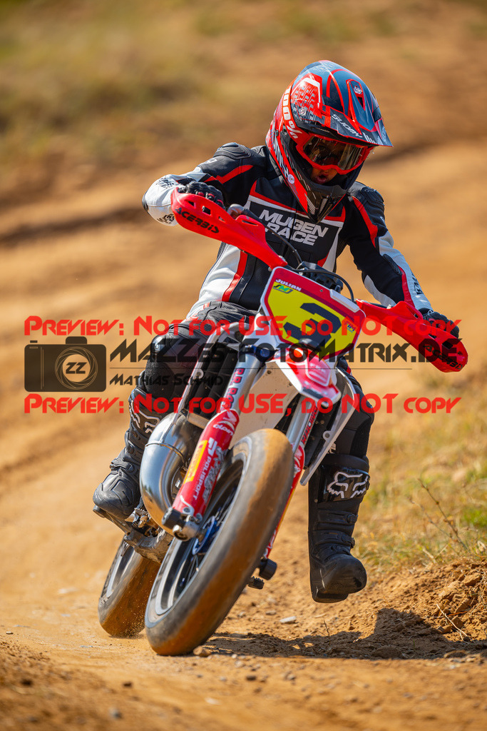 MaZZes-Fotomatrix-20260815-605093 | ROOKIES