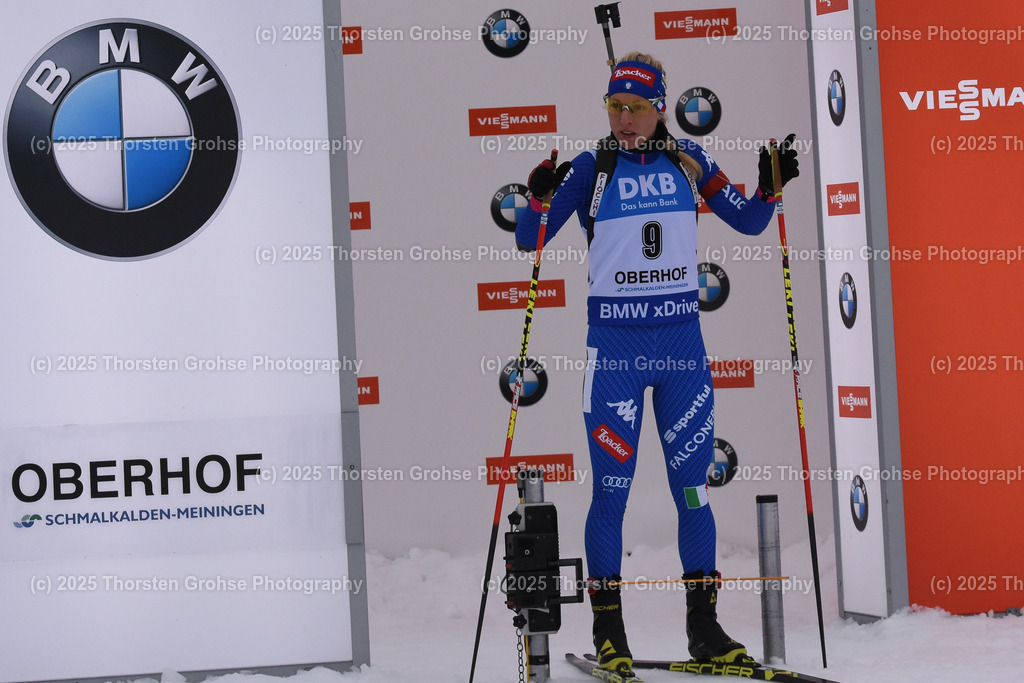 IBU WC Biathlon Oberhof 2018 | SANFILIPPO Federica (ITA) beim Start; IBU WC Biathlon Oberhof 2018, 7.5 km Sprint Frauen am 04.01.2018 in der DKB Ski Arena in Oberhof, (Deutschland) - Realisiert mit Pictrs.com