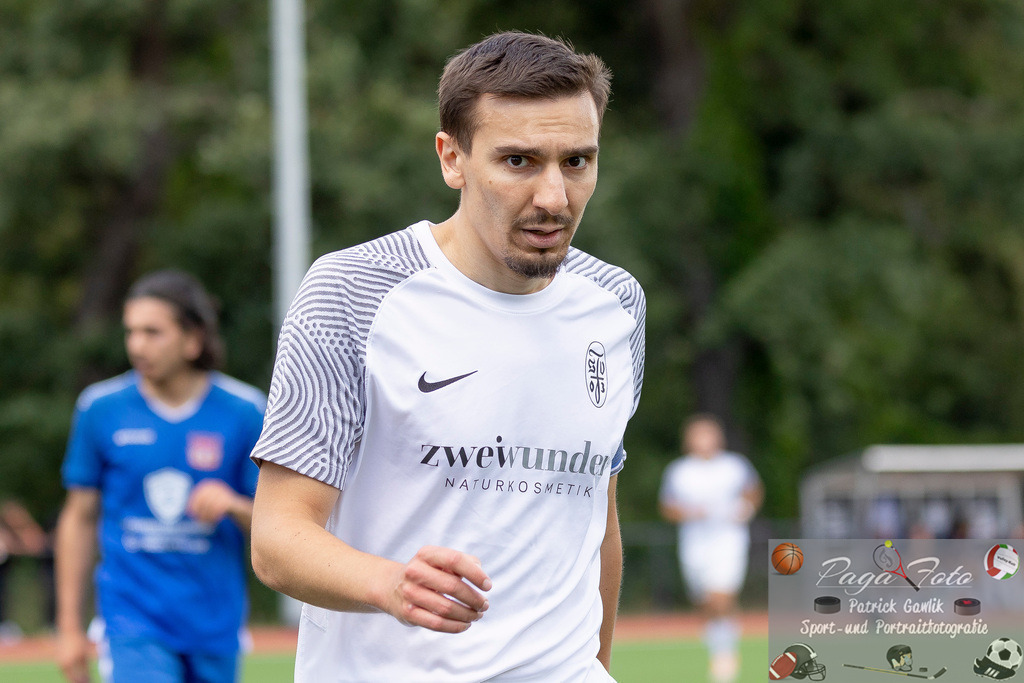 Testspiel: Spvgg. 03 Fechenheim - Türk Gücü Friedberg, 13.07.2024 | Ouassim Ouass (Spvgg. 03 Fechenheim #10), Portrait / Porträt, Freisteller, Spvgg. 03 Fechenheim - Türk Gücü Friedberg, Frankfurt am Main, Sportanlage Birsteiner Straße, 13.7.2024 - Realisiert mit Pictrs.com