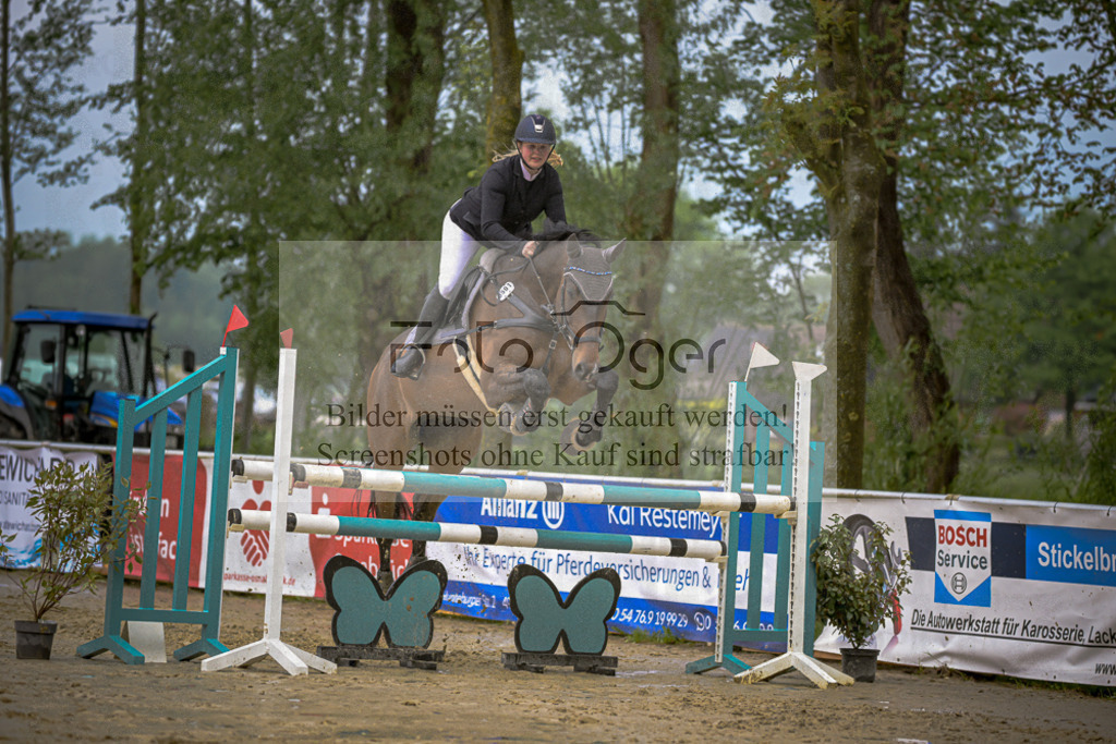 20240505-DOS_7710 | Entdecke hochwertige Reitturnierfotos von Foto Oger. Professionell, emotional und authentisch – jetzt Lieblingsmomente im Shop bestellen.Deutschlandweite Turnierfotografie. - Realisiert mit Pictrs.com