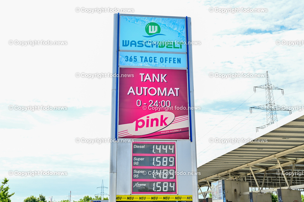 Mineraloelunternehmen_ Linz_ 05.07.2023-12 | 05.07.2023, Linz, AUT, Mineraloelunternehmen, im Bild Pink, Tankstelle, Marke, Zapfhahn, Zapfsaeule, Logo, Schild, Tafel, Preise